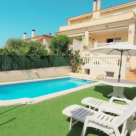 Villa Pareada Con Piscina Privada Y Con Vistas *