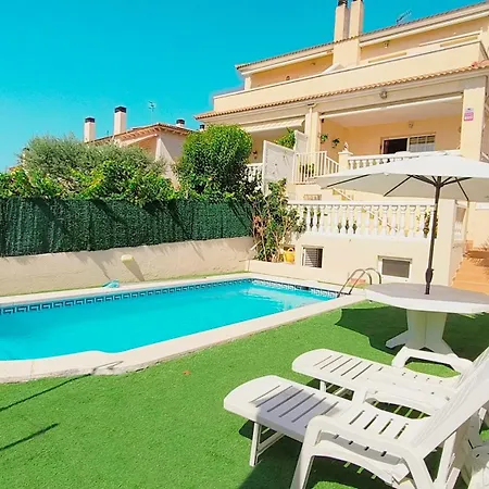 Pareada Con Piscina Privada Y Con Vistas Coma-ruga