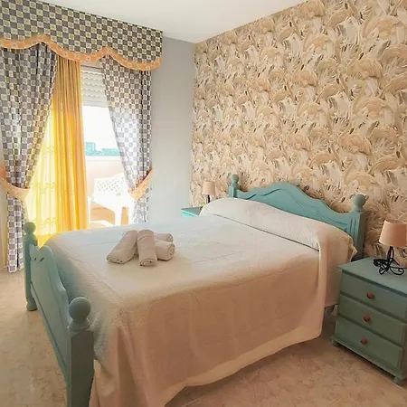 Pareada Con Piscina Privada Y Con Vistas Coma-ruga